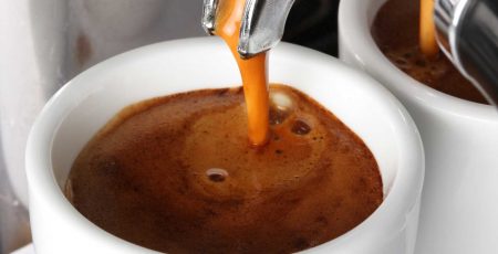 Hiện nay nhiều người thích mix cà phê Robusta và Arabica.
