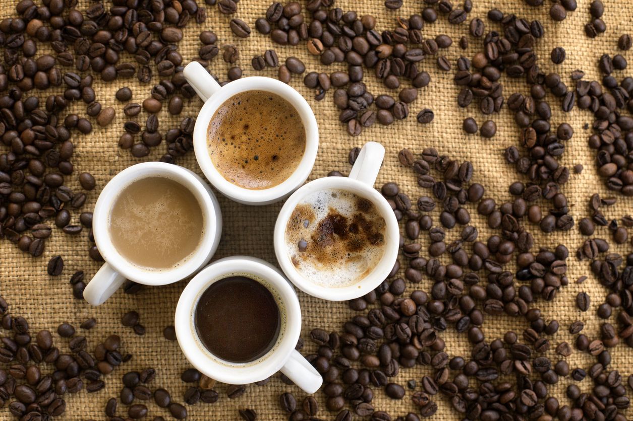 Cà phê bẩn được pha thêm tạp chất cùng phẩm màu, hương liệu.