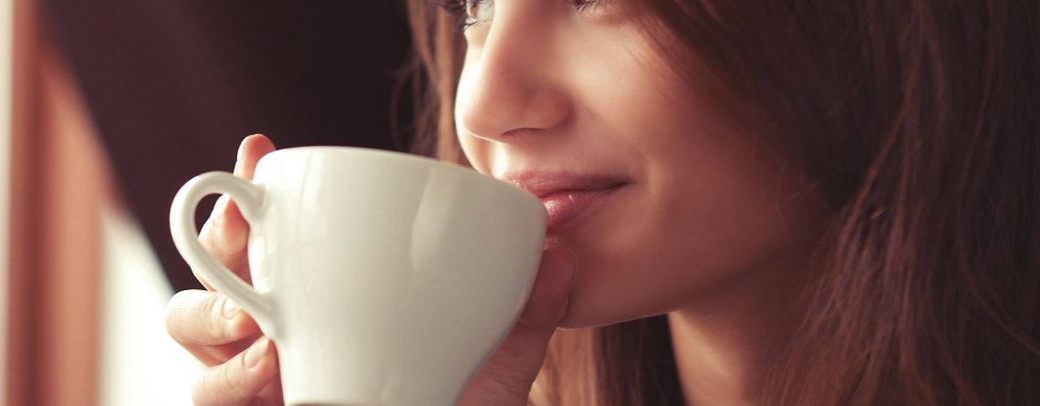 Thưởng thức cà phê moka